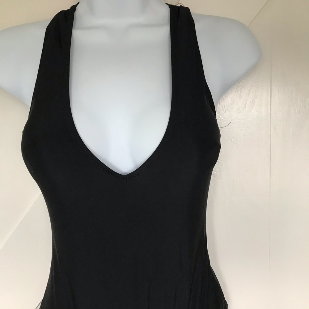 Black v neck solid swimsuit - Picture 4 of 5